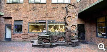 Bonbon Manufaktur und Sieben Faulen Brunnen