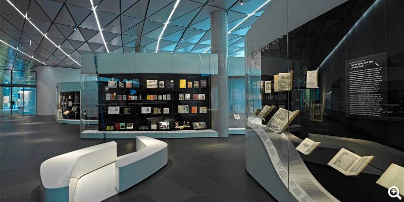 Dauerausstellung - © Deutsches-Buch-und-Schriftmuseum-Leipzig, Foto: PUNCTUM/Bertram-Kober