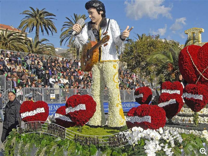 Blumenkorso mit der Figur von Elvis - Foto: Comune di San Remo