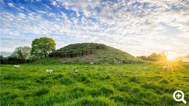 Megalithengrab in Dowth im County Meath - ©Fáilte Ireland / Tourism Ireland