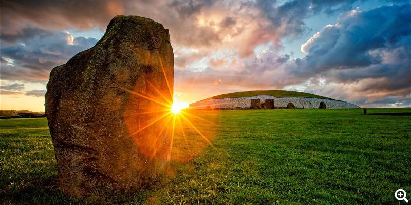 Newgrange - ©Fáilte Ireland / Tourism Ireland