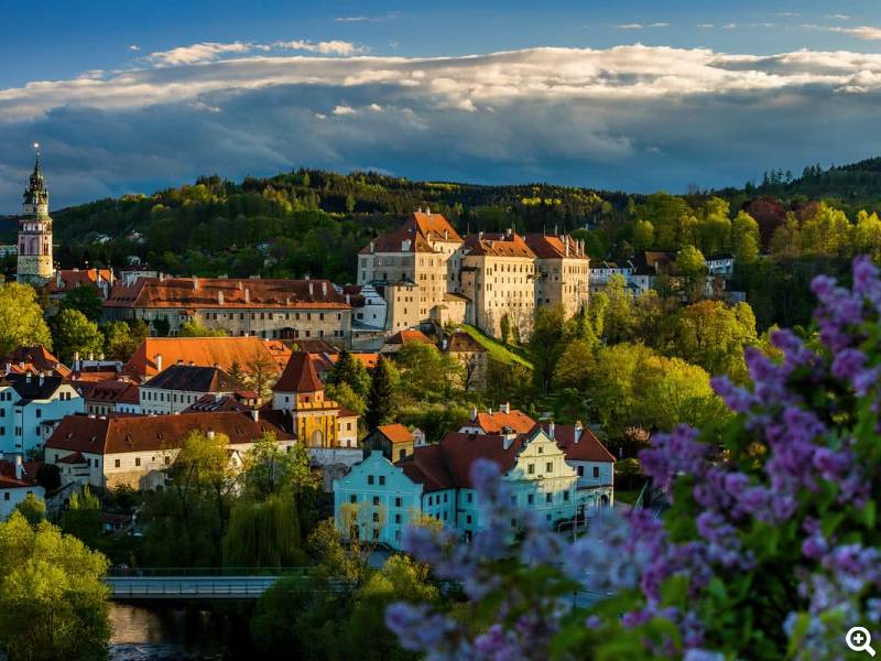 Stadt von oben DMO Český Krumlov Region, z.s. / @ceskykrumlovofficial 