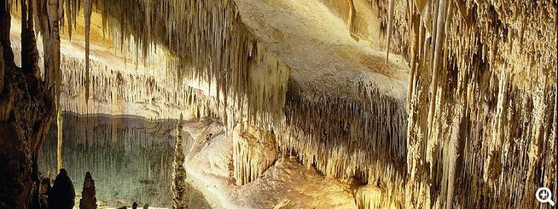 Stalagmiten-Turm Foto: Cuevas del Drach