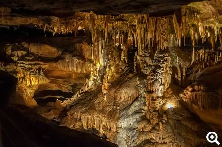 Đurović-Höhle © unsplash.com