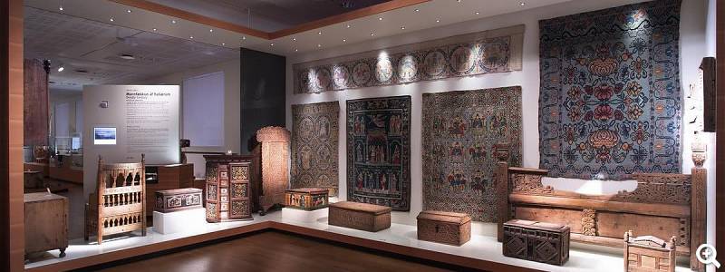 Ausstellung über Haushaltsgegenstände wie Möbel und Teppiche - ©National Museum of Iceland