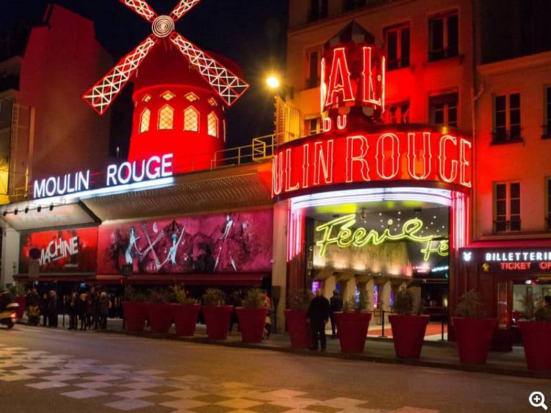 Facade Moulin Rouge © Moulin Rouge D.Duguet