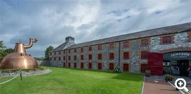 Old Jameson Distillery - Foto: Albert van den Boomen auf Pixabay