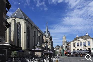 Außenansicht der Kirche Sint-Michaëlskerk, dt. St. Michaels Kirche Foto: Academiehuis