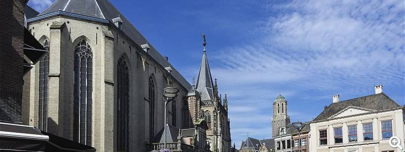Außenansicht der Kirche Sint-Michaëlskerk, dt. St. Michaels Kirche Foto: Academiehuis