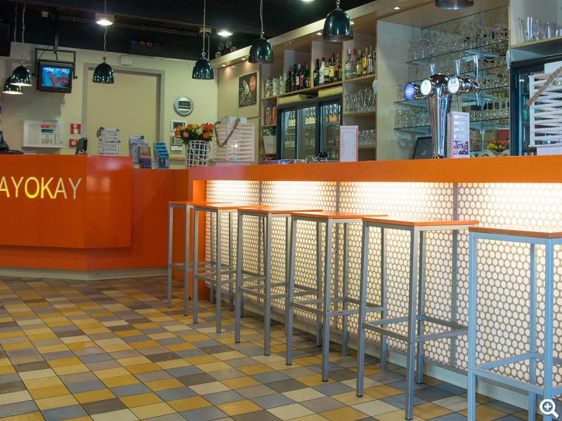 Bar