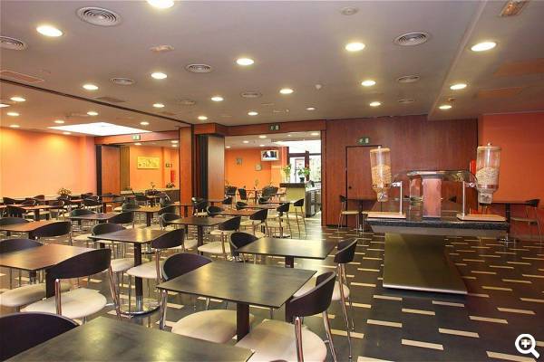 Komforthotel Barcelona - Speisesaal