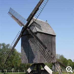 Schule, Kirche, Böttcherwerkstatt, Schmiede, Bockwindmühle, Taubenturm... Im Freilichtmuseum Diesdorf gibt es einiges zu entdecken.